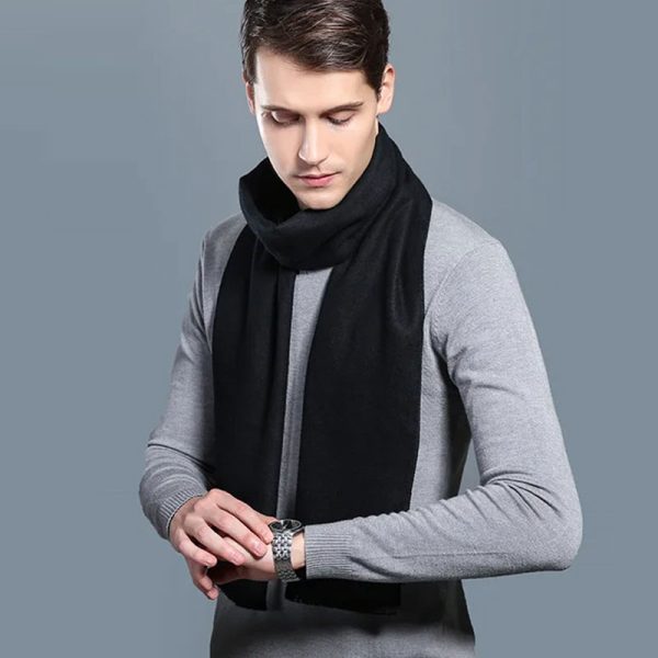 Écharpe-noire-unie-pour-homme