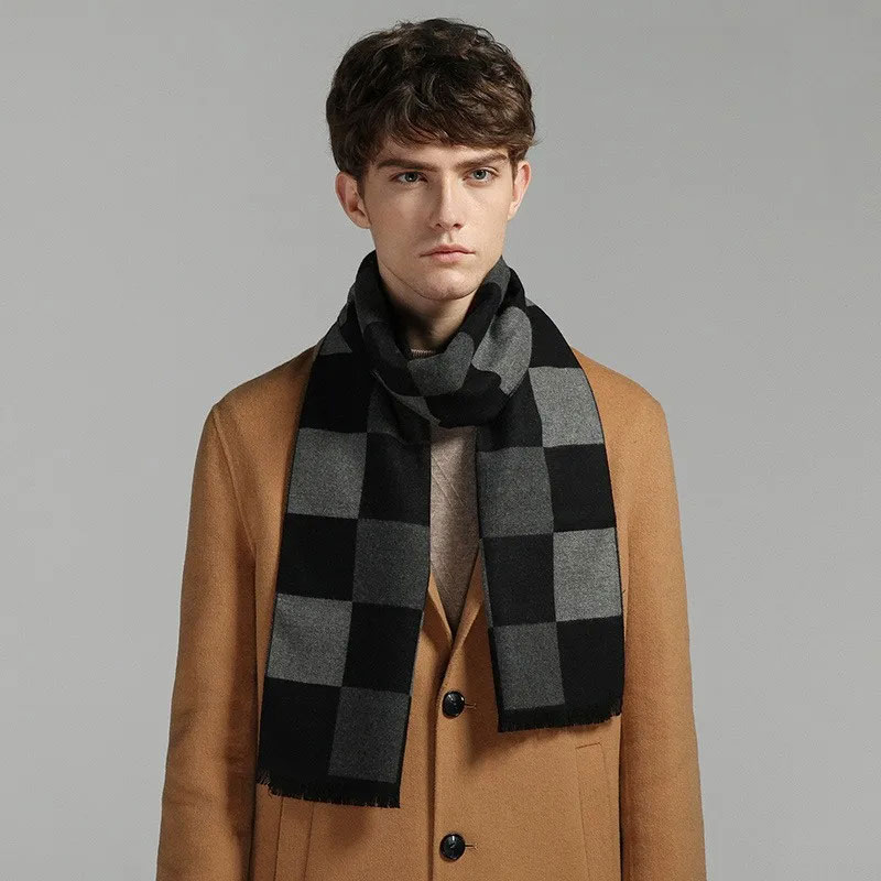 Écharpe-à-carreaux-noir-et-gris-homme