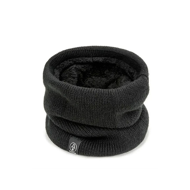 cache cou noir