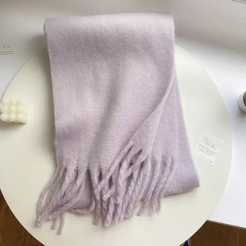 Zinara – Écharpe lilas douce avec franges